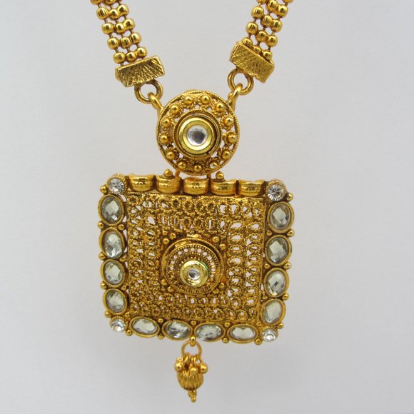 Beautiful Kundan Long Necklace Set - Picture 2 of 4